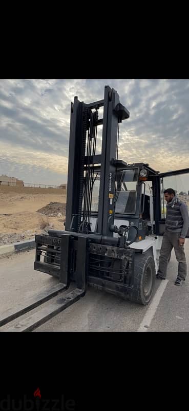 Forklift nissan 7 ton كلارك نيسان ٧ طن بحاله ممتازه 4