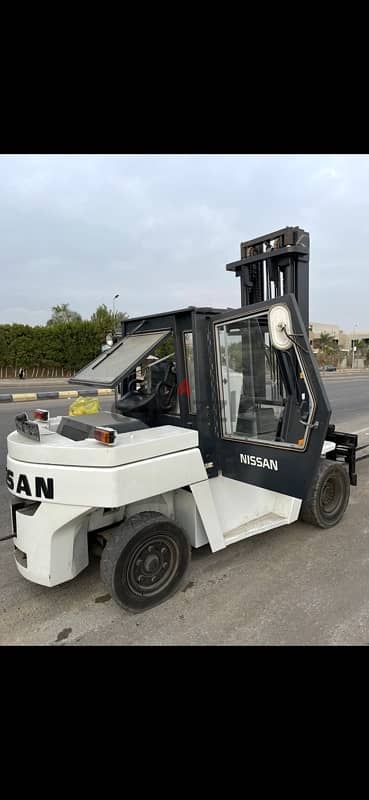 Forklift nissan 7 ton كلارك نيسان ٧ طن بحاله ممتازه 5