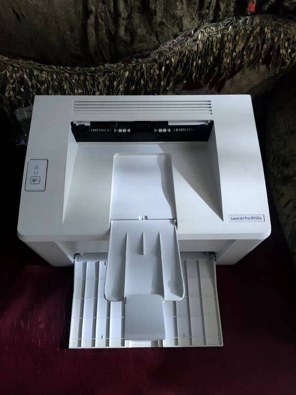 طابعه LaserJet Pro M102a. 1