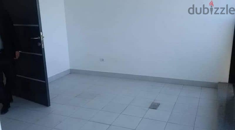 50m Office for Rent - مكتب ٥٠م للايجار 4