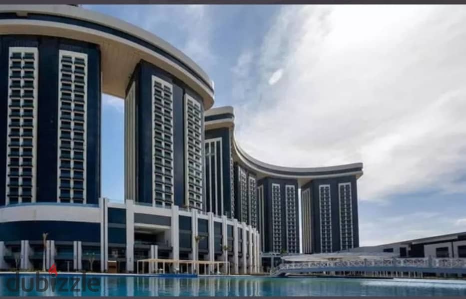 شقة للبيع 250م Sea View الترا لوكس في مزارين العلمين الجديدة أمام فندق الماسة 1