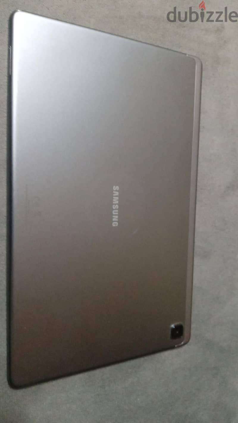 Tablet Samsung Galaxy A7 بالعلبة والقلم 4