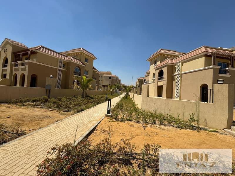 villa for sale in maadie view, townhouse corner, immediate delivery, central park view, 350 sq 1