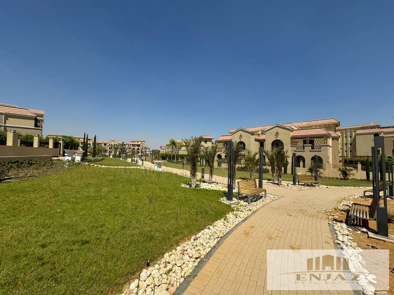 villa for sale in maadie view, townhouse corner, immediate delivery, central park view, 350 sq 5