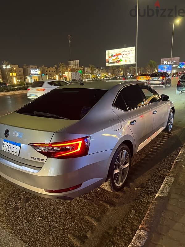 Skoda Superb 2019 1