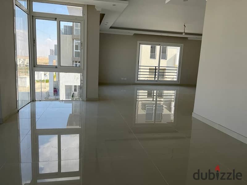 اقل سعر شقة 213م نص مفروش ايجار في هايد بارك التجمع الخامس apartment rent hyde park 1