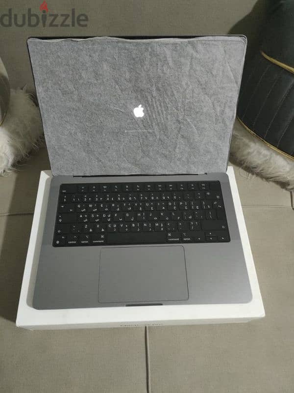 MacBook pro M1 pro 14 inch Open Box 3