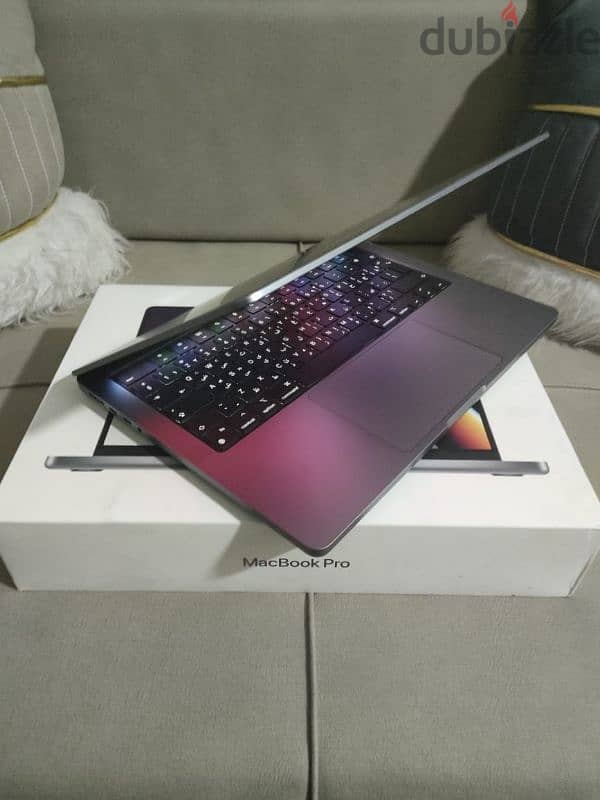 MacBook pro M1 pro 14 inch Open Box 6