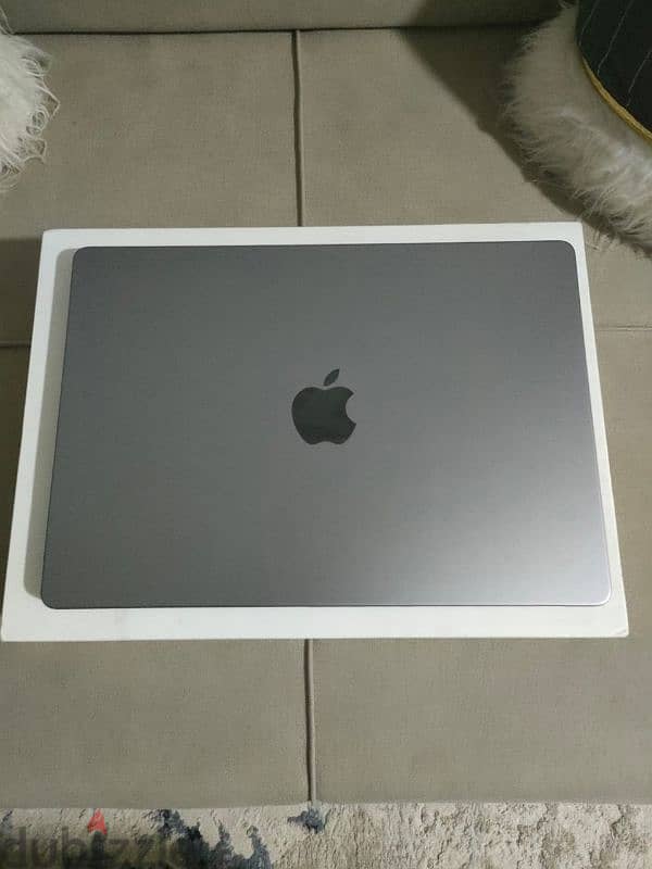 MacBook pro M1 pro 14 inch Open Box 10