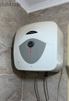 Ariston 30 سخان كهرباء اريستون