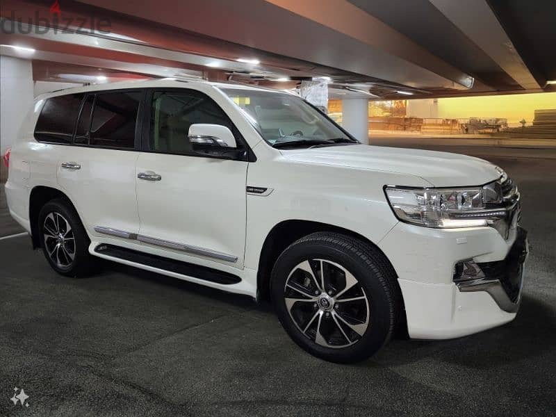 Toyota Land Cruiser 2017 1