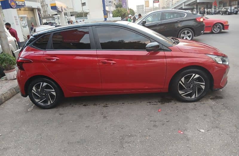 hyundai i20 للايجار 3