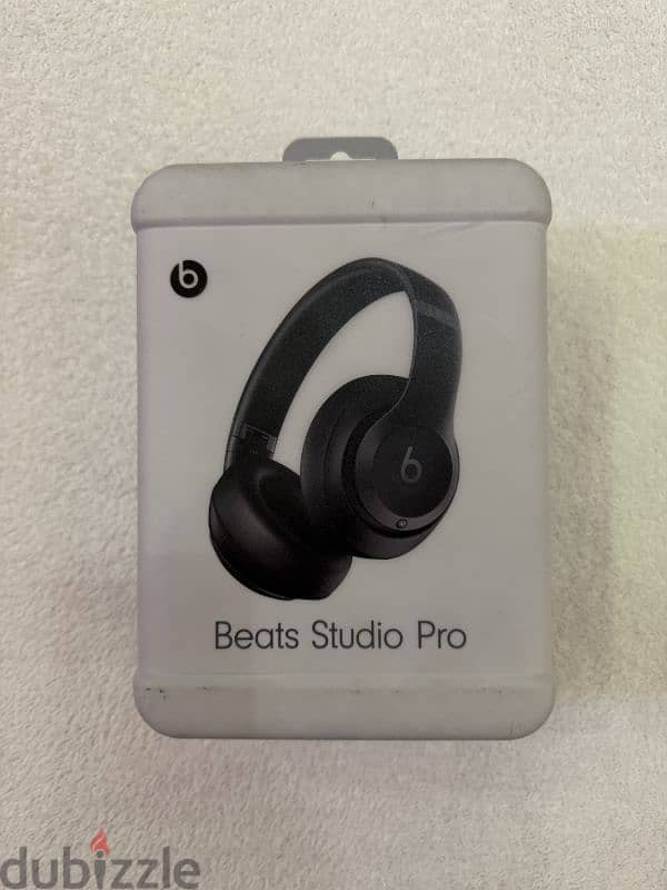 Apple Beats Studio Pro 0