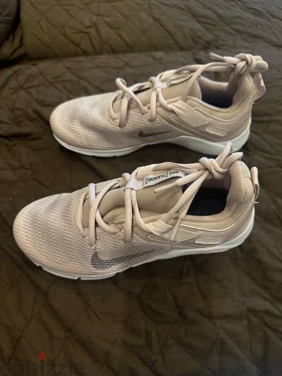 Nike shoes for girls , size 36.5, bought from USA