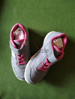 decathlon kids rip tab shoes PW 100 grey and pink