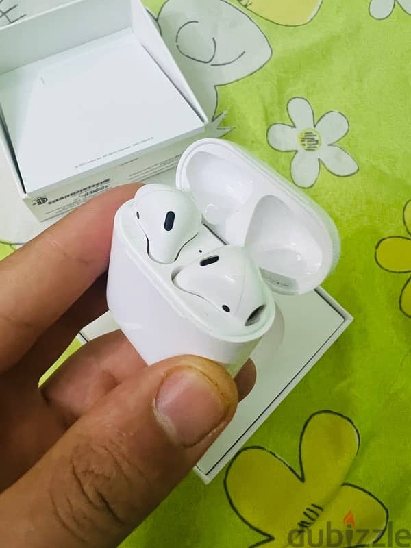 AirPods apple 2 اصليه 3