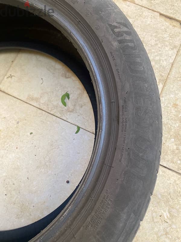 Bridgestone عجلة 215/50R17 تم تغيرها عشان مشيت ٥٠ ك فقط 1