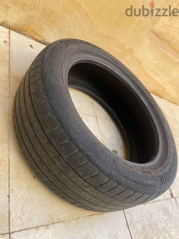 Bridgestone عجلة 215/50R17 تم تغيرها عشان مشيت ٥٠ ك فقط 2