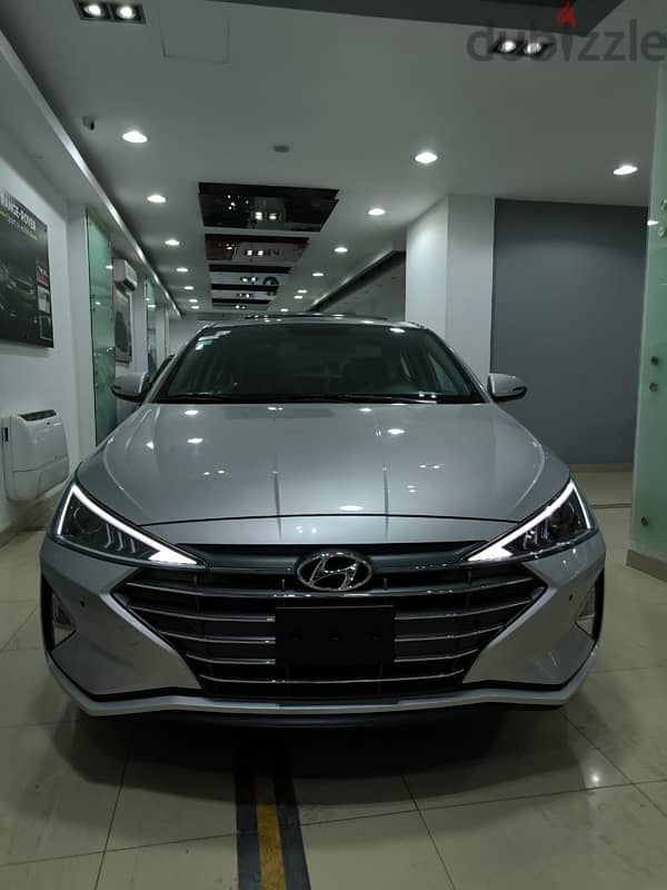 Hyundai Elantra 2025 توب لاين فضى 1