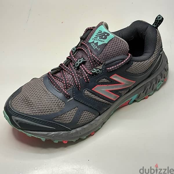 New Balance - (Size 38) 8