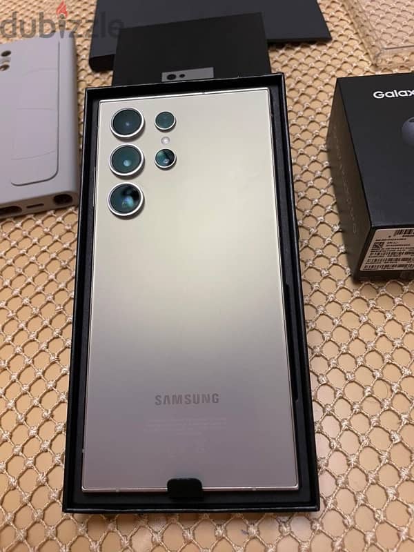 Samsung S24 Ultra 256 + Galaxy Buds 2 Pro 2