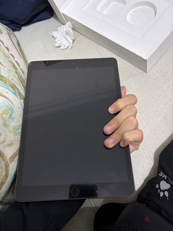 ipad gen 8 128g like new 1