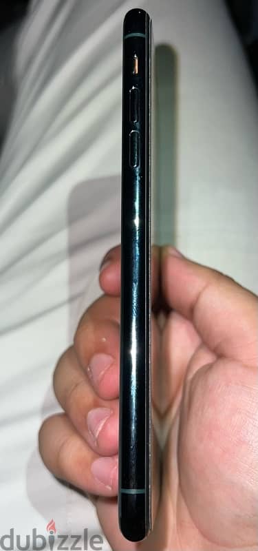 IPhone 11 Pro Max 265 GB SIM Locked ( At&T ) 3