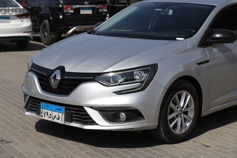 Renault Megane 2019 مالك اول ، فابريكا بالكامل 17