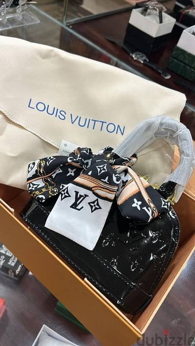 شنطه LOUIS VUITTON استيراد من الخارج