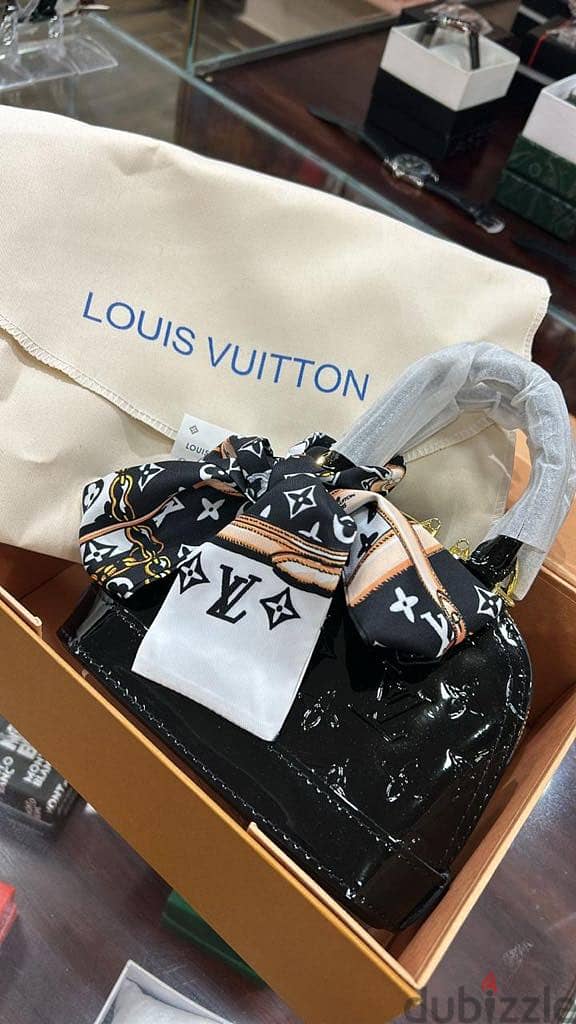 شنطه LOUIS VUITTON استيراد من الخارج 0