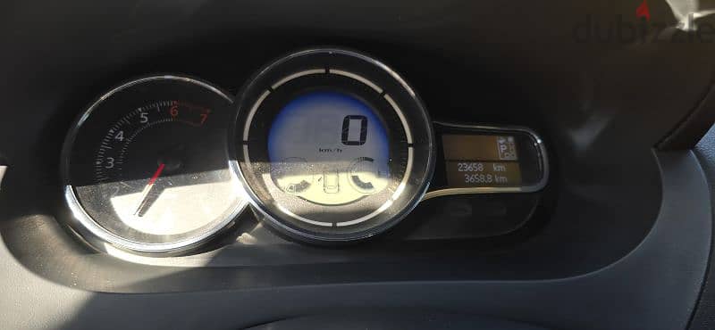 Renault Fluence 2016 24,000 km as new 8