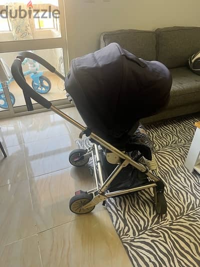 luxury imported baby stroller (Mamas&Papas)