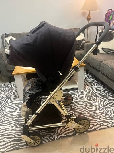 luxury imported baby stroller (Mamas&Papas)