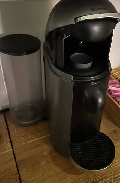 Nespresso Coffee Machine ماكينه قهوه نيسبريسو فيرتو بلس كبيره