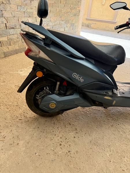 Glide G2 electric scooter 9