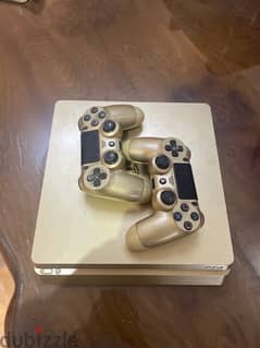 PlayStation 4 Special GOLD  للبيع