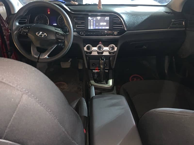 Hyundai Elantra 2019 5