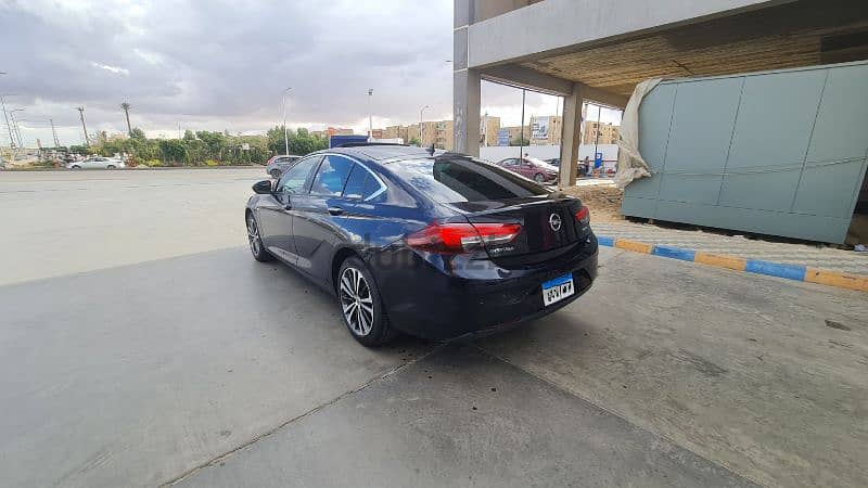 Opel Insignia 2019 1