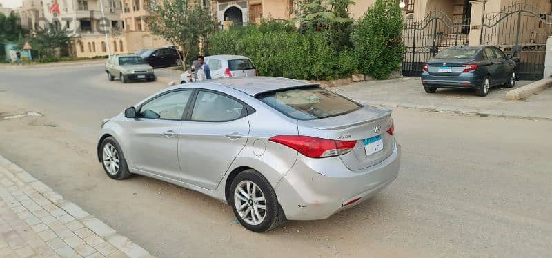 Hyundai Elantra 2013 6