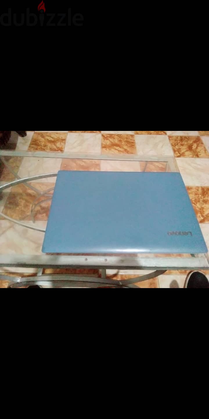 Lenovo i5 8th . 12 ram . 1 tera hdd . vega 2g amd 3