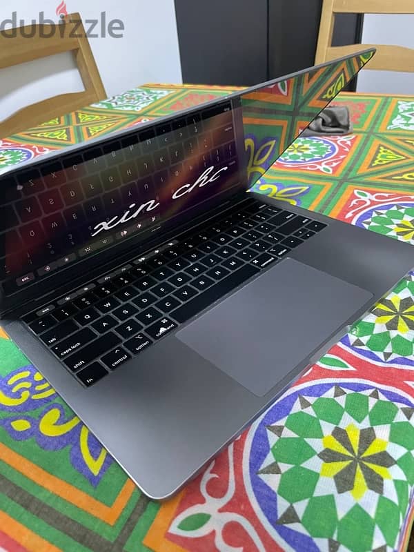 MacBook Pro mid 2018 Touch Bar 8 giga ram 256 ssd core i5 2