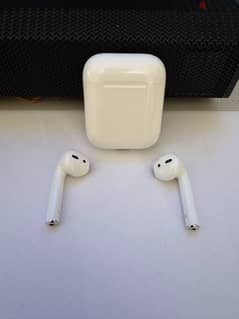 AirPods 2 / Almost new / في الضمان 0