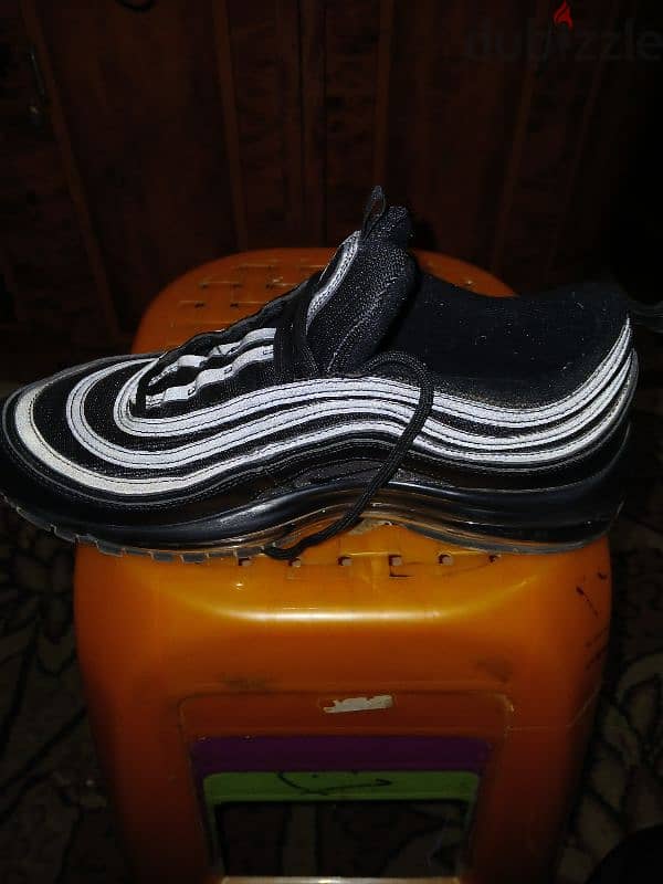 air max 97 ١٥ يوم من الشراء فقط لبس ٧ مرات تقريبا 2