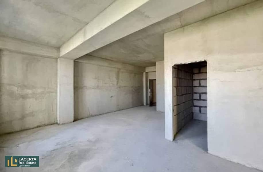 170 sqm ground floor apartment with garden for sale in El Patio Sola Direct compound on Suez in front of Madinaty Gate 3, in installments over 7 years 3