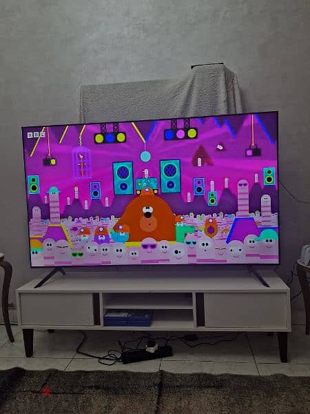 Samsung tv70" cu7000 5