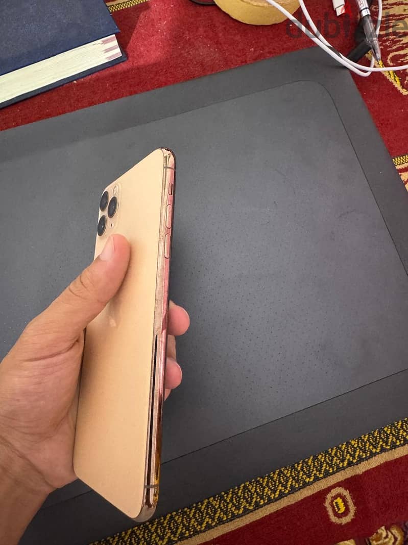 iphone 11 pro max ايفون11 برو ماكس 4