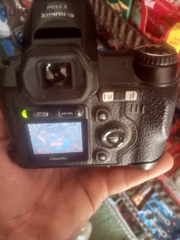 Fujifilm s5500 4 mega 10x 1