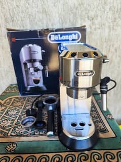 ماكينة اسبرسو ديلونجي ديديكا delonghi dedica EC 685 وملحقات اضافية