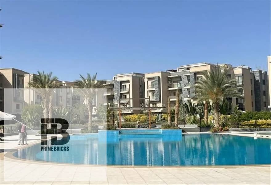 Ready to move in Galleria Residence Compound, located in the heart of the Golden Square, Fifth Settlement. This 125 sqm apartment  with a down payment 1