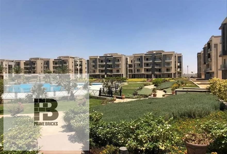 Ready to move in Galleria Residence Compound, located in the heart of the Golden Square, Fifth Settlement. This 125 sqm apartment  with a down payment 2